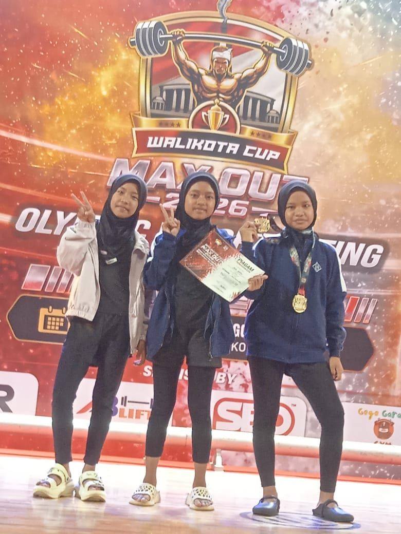 Club Angkat Besi Cibinong Raya Sabet 4 Medali