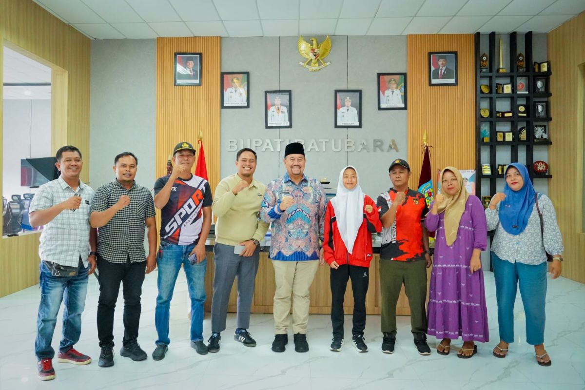 Bupati Batu Bara Terima Kunjungan Fadila, Pemain Timnas Putri U-16 Asal Batu Bara