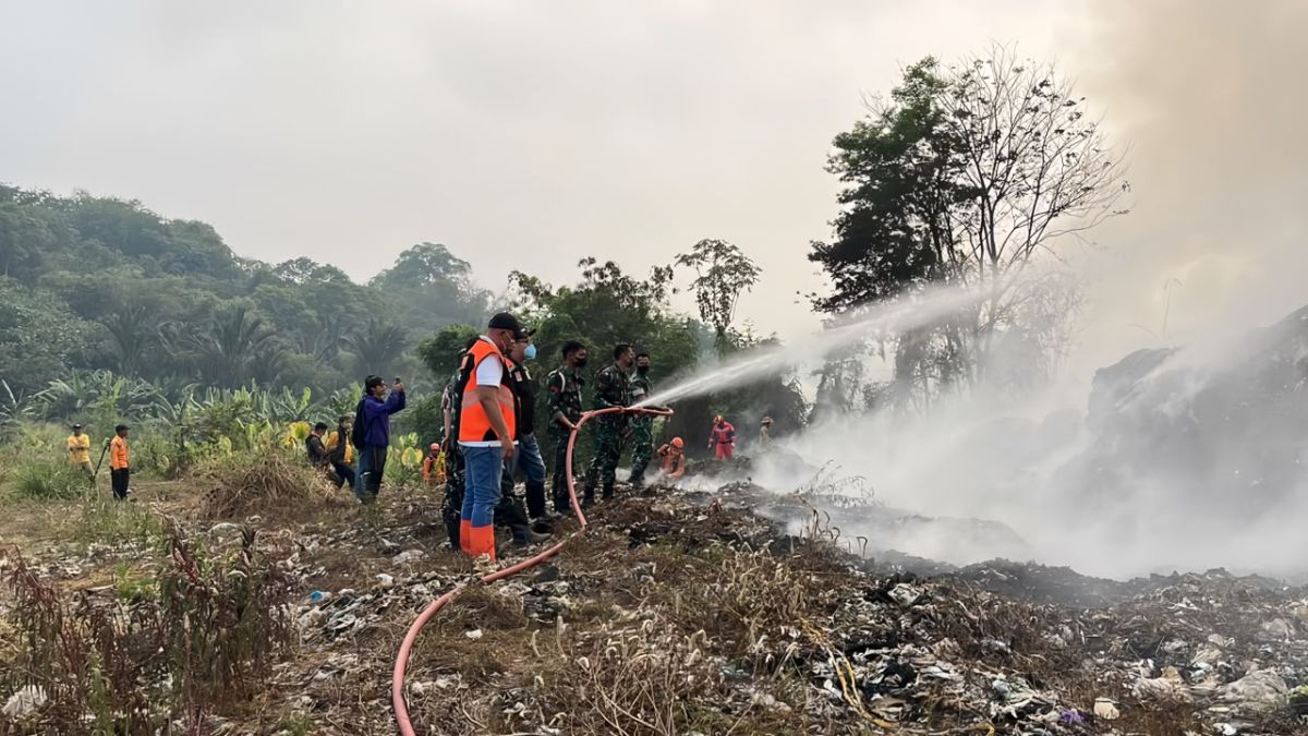 Enam Sorti Water Bombing Dikerahkan untuk Padamkan Kebakaran Galuga