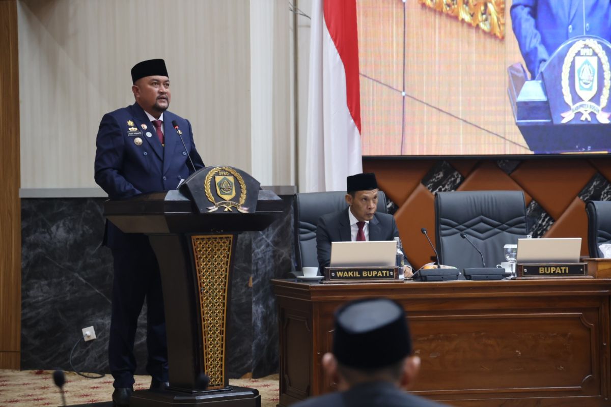 Rapat Paripurna DPRD Bupati Bogor Rudy Susmanto Sampaikan Rancangan Perubahan APBD 2026 dan APBD 2027